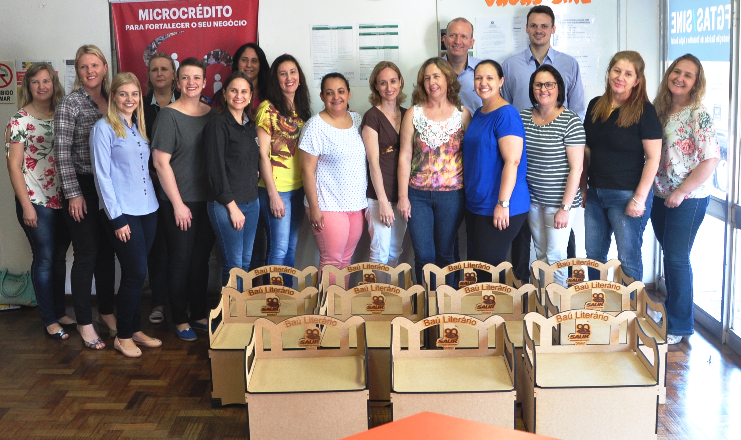 SAUR incentiva la lectura con entrega de Cajas Literarios