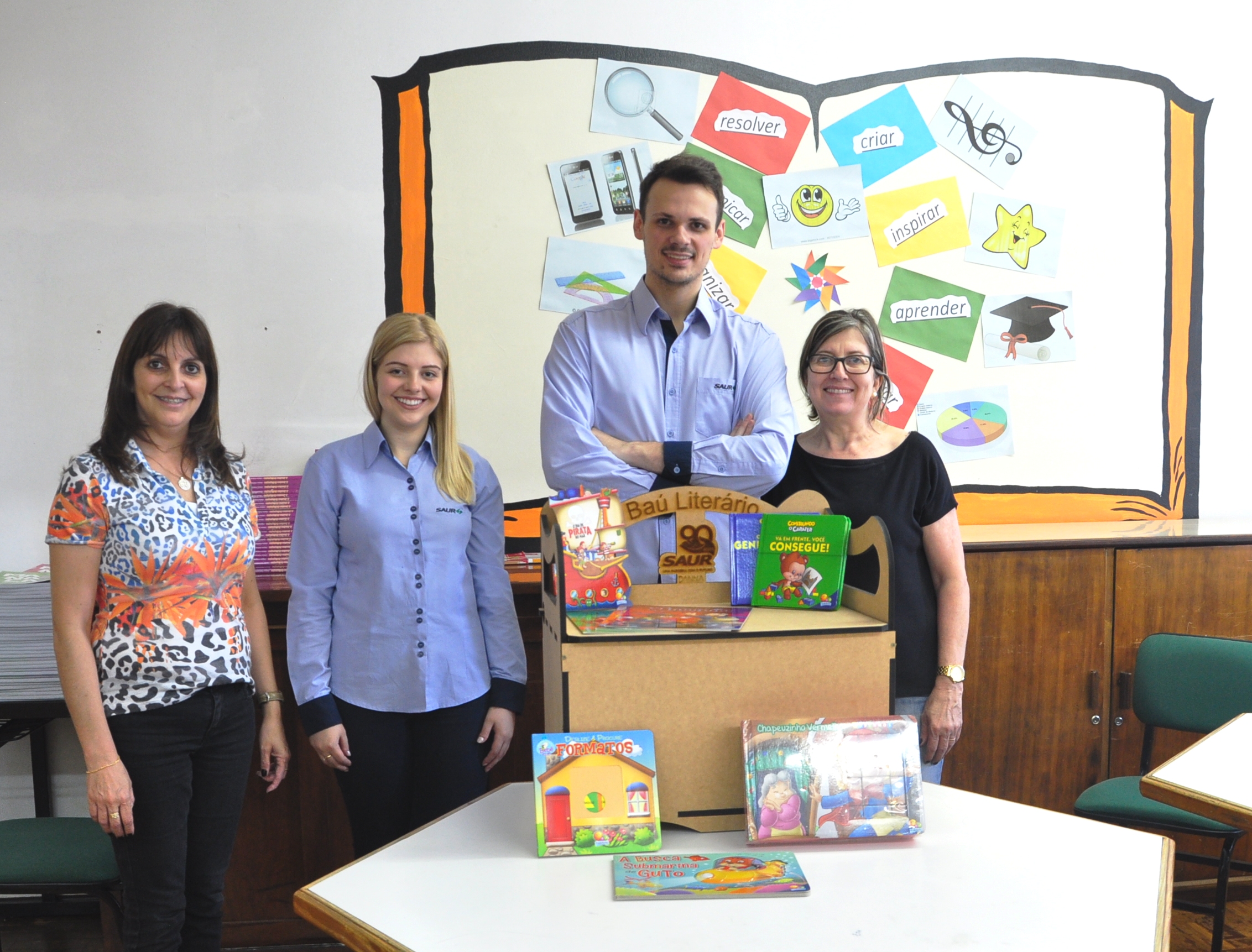 SAUR incentiva la lectura con entrega de Cajas Literarios