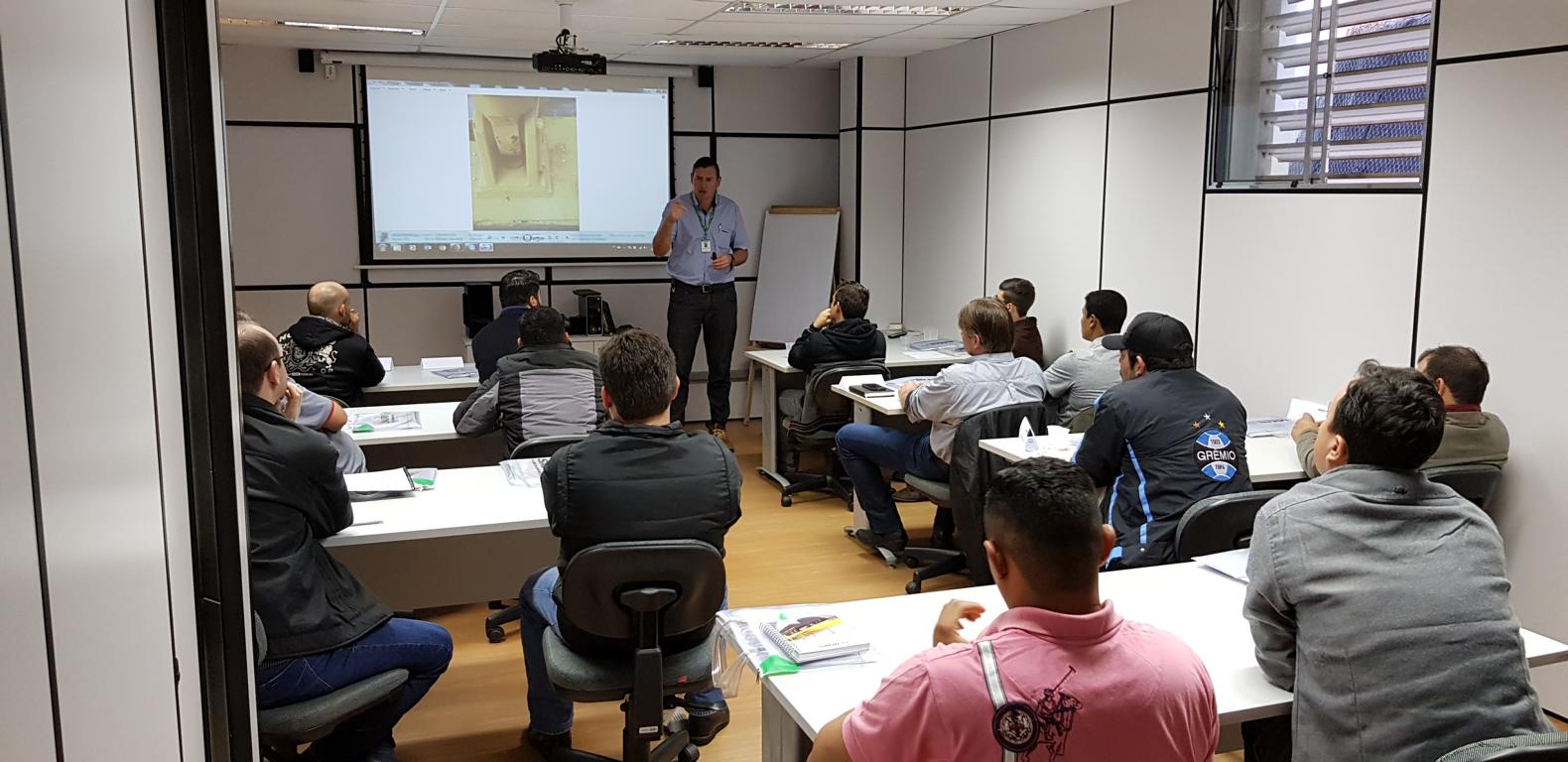 Treinamento de Qualificação Técnica da Linha Agrícola