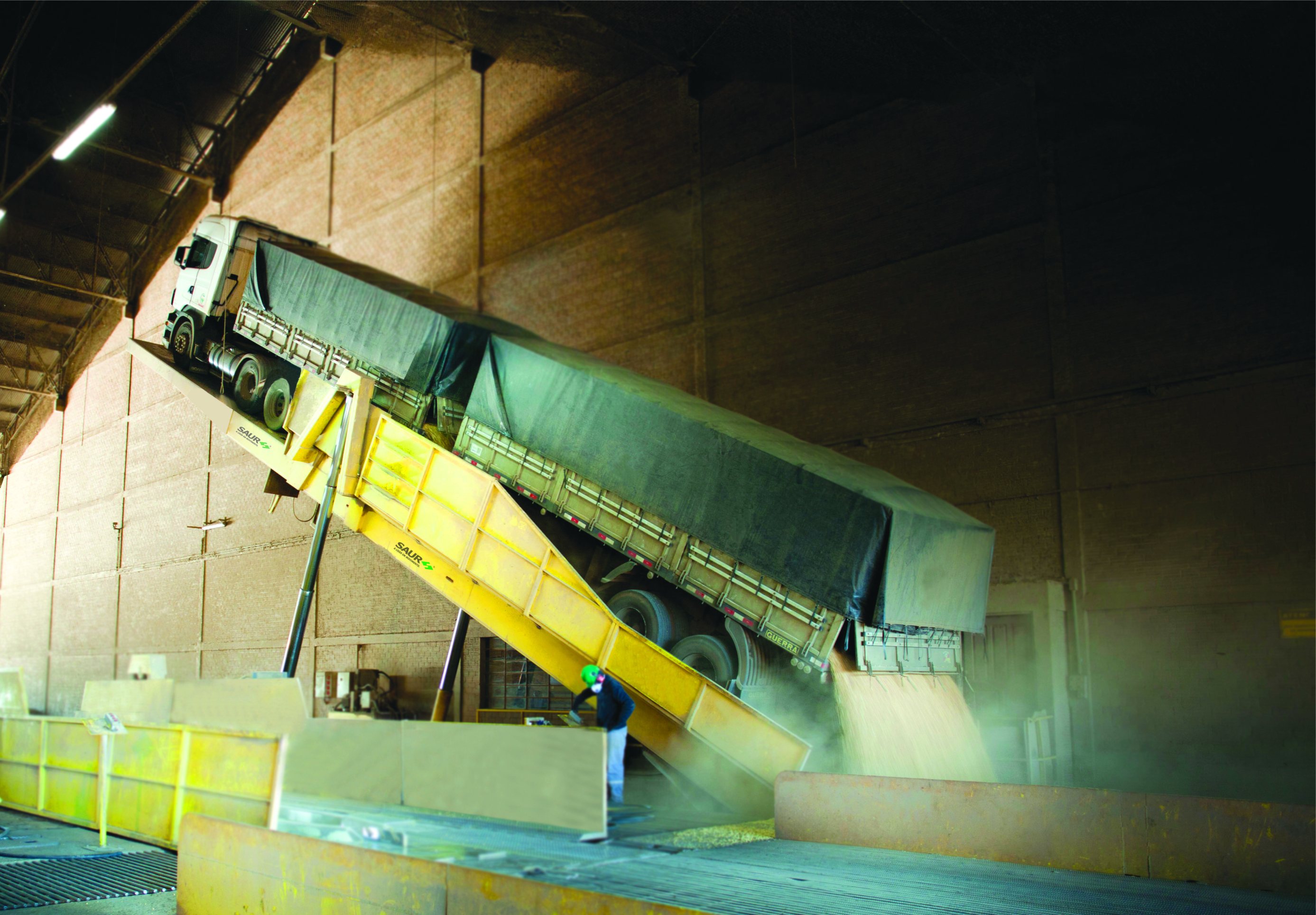 Tecnologia dos equipamentos SAUR: eficiência no recebimento no de granéis