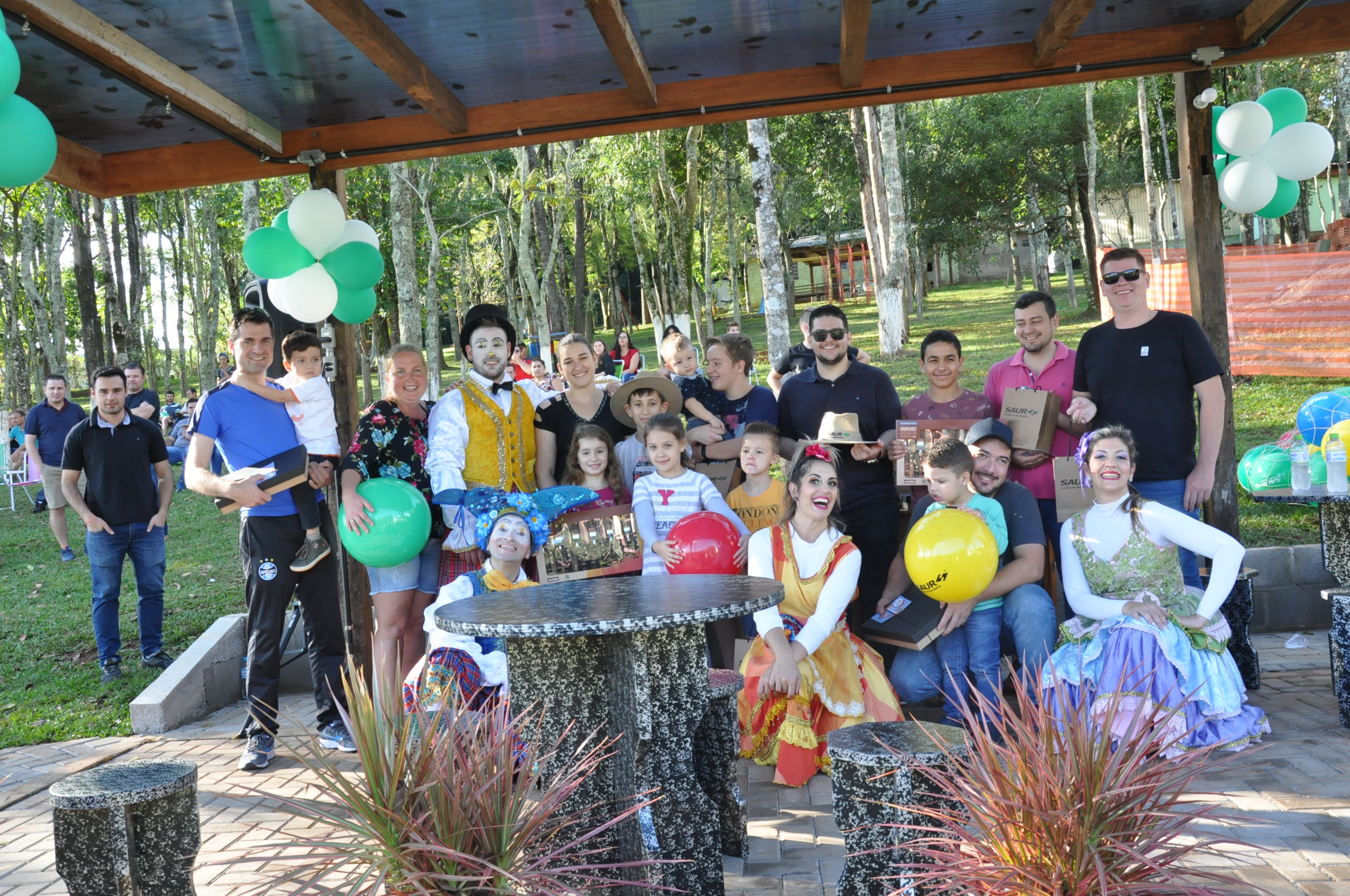 SAUR comemora o Dia do Trabalhador com piquenique em família