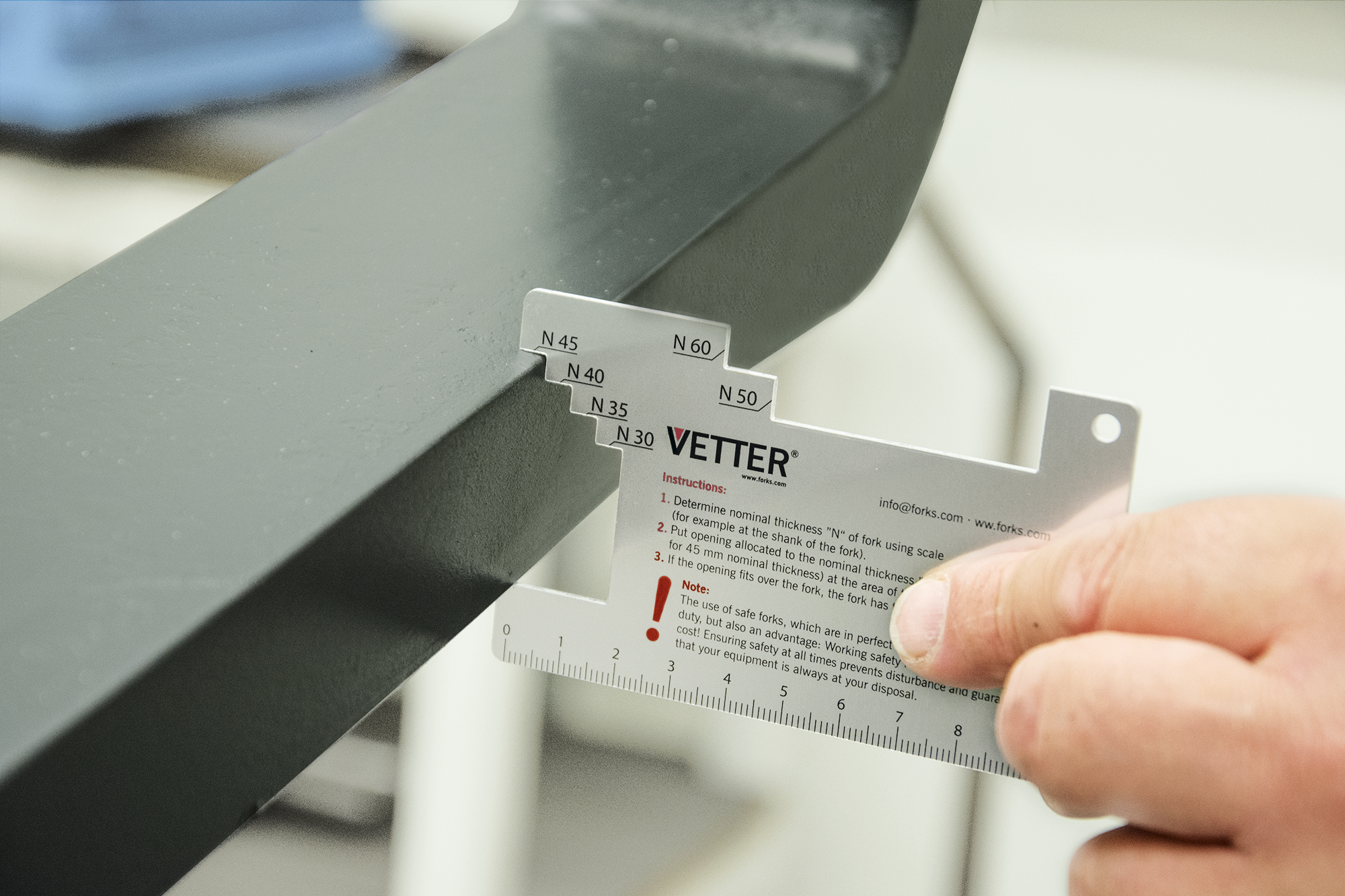 Artigo da SAUR sobre a correta inspeção dos garfos da empilhadeira é publicado no portal especializado Empilhando