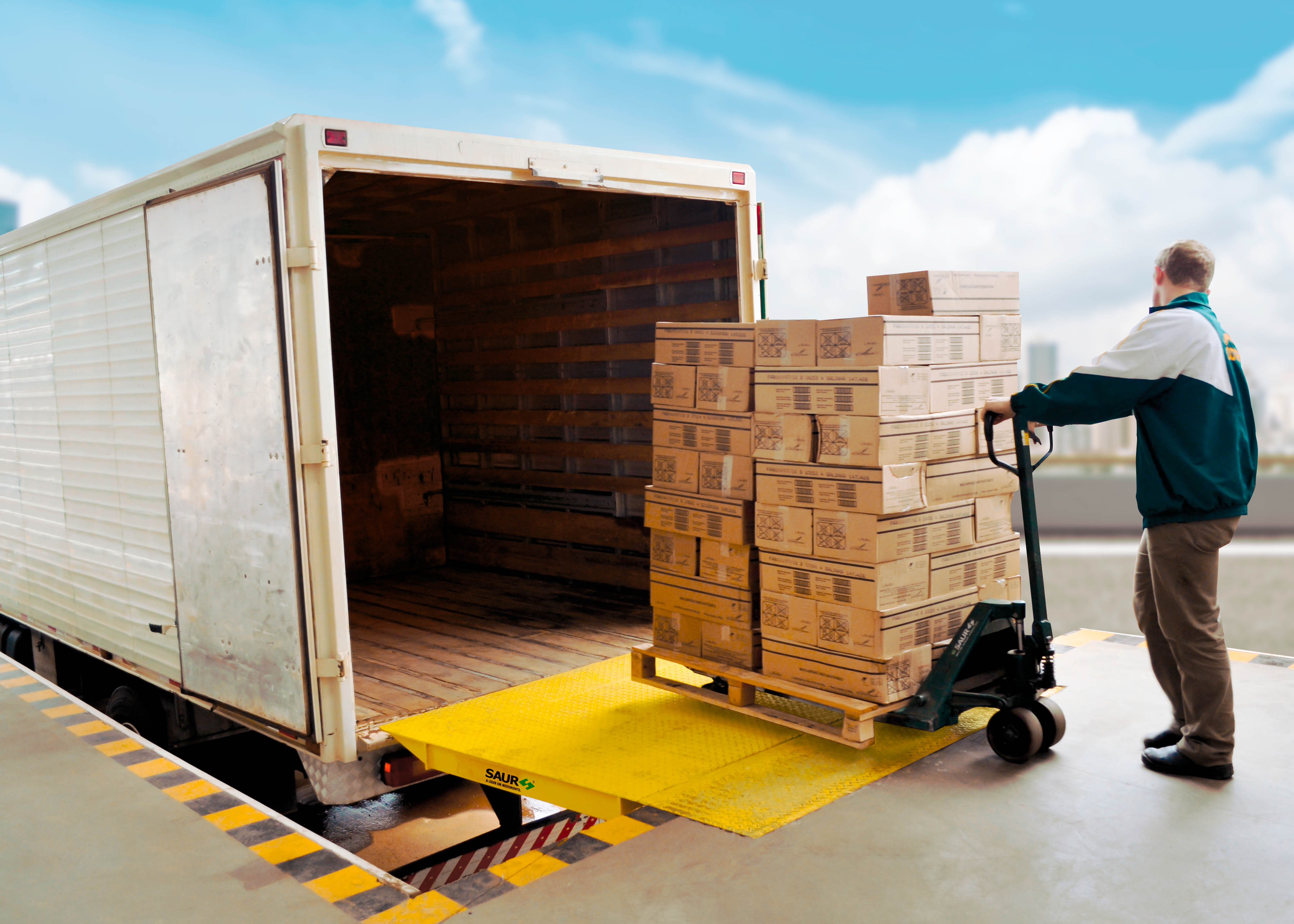 Soluções para a mecanização da movimentação de cargas na Indústria Farmacêutica e de Cosméticos