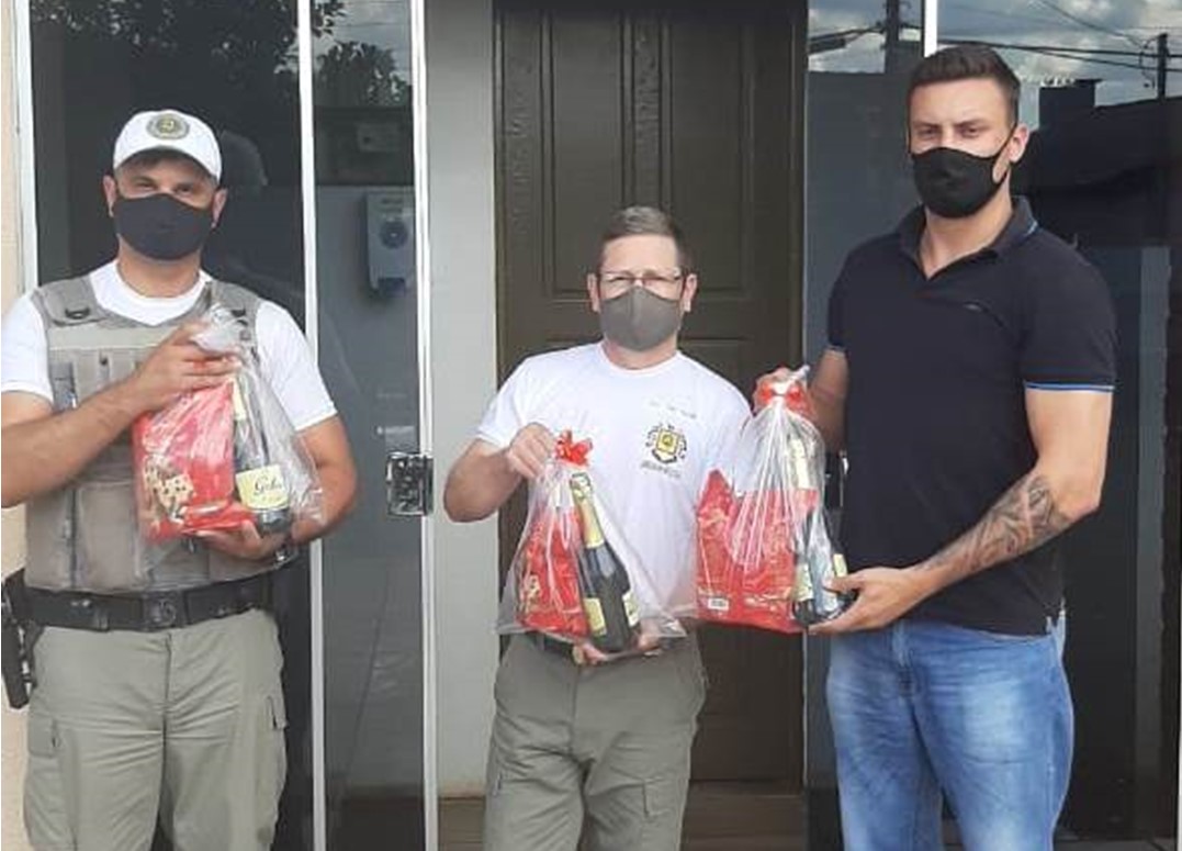 SAUR entrega presentes a instituições que prestam serviços na comunidade