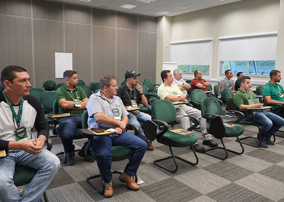 SAUR realiza Treinamento de Pós-venda da Linha Agrícola