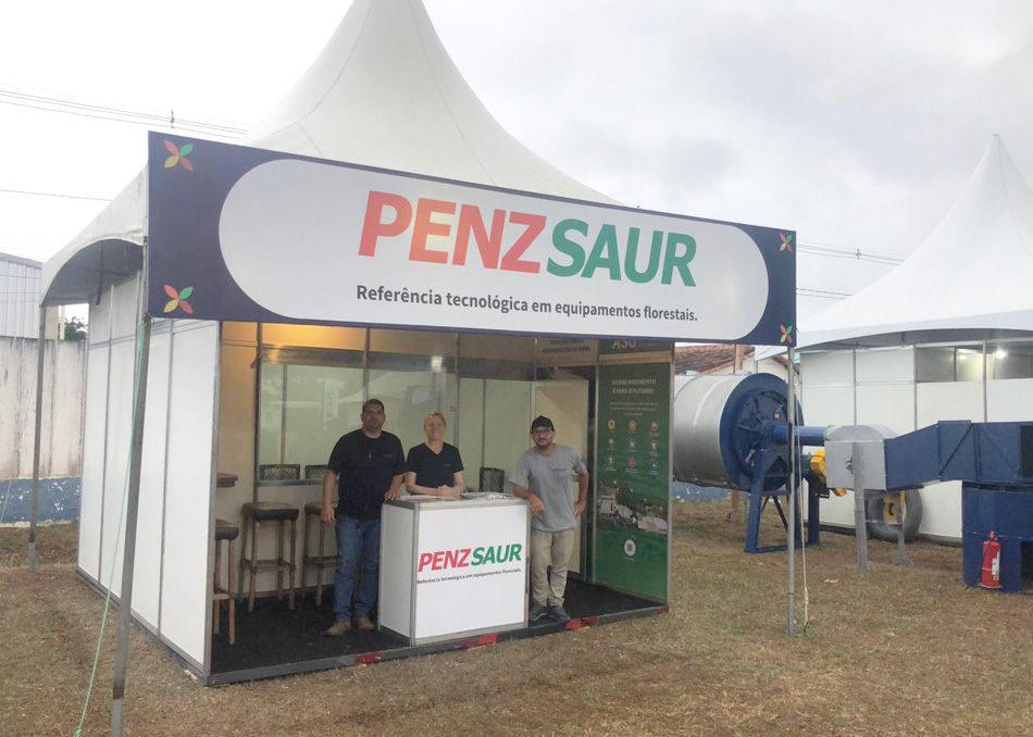 PENZSAUR apresenta soluções para a colheita florestal na Expo Teixeira 2023