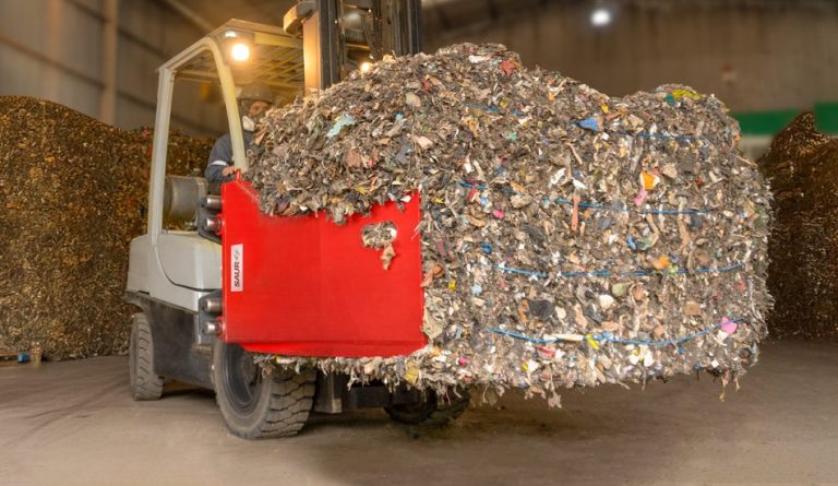 Garras para Fardos de Recicláveis e Corte de Arames – SAUR - Galeria